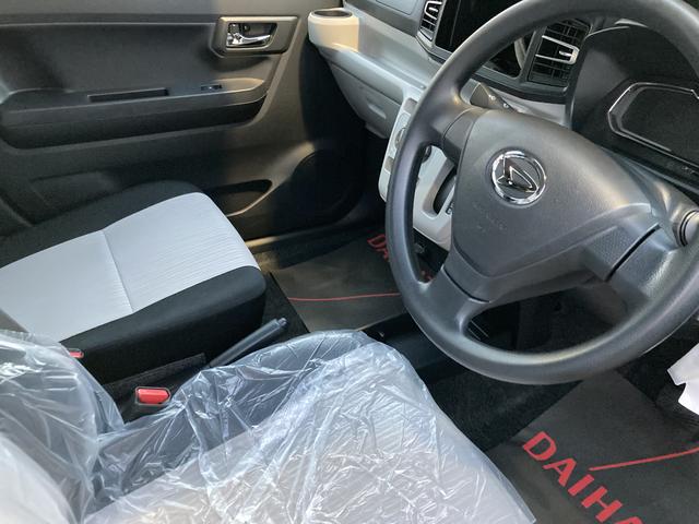 X SAIII 14インチフルホイールキャップ LEDヘッドランプ 電動格納式カラードドアミラー 自発光式デジタルメーターブルーイルミネーションメーター マニュアルエアコン(ダイヤル式) キーレスエントリー(10枚目)