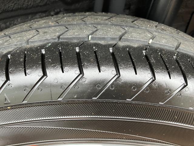 タフト G 15インチアルミホイール オートレベリング機能付フルLEDヘッドランプ LEDフォグランプ 本革巻ステアリングホイール 本革巻インパネセンターシフト TFTカラーマルチインフォメーションディスプレイ(6枚目)