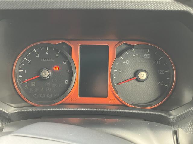 タフト G 15インチアルミホイール オートレベリング機能付フルLEDヘッドランプ LEDフォグランプ 本革巻ステアリングホイール 本革巻インパネセンターシフト TFTカラーマルチインフォメーションディスプレイ(12枚目)