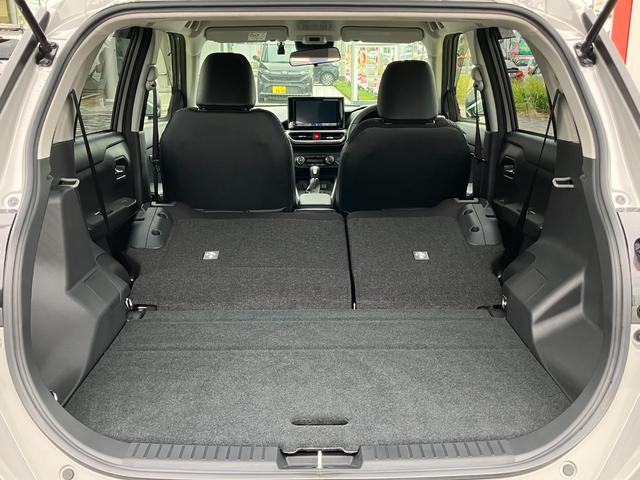 ロッキー プレミアムG HEV 17インチアルミホイール UVIRカット遮音ガラス フルLEDヘッドランプ キーフリーシステム 革巻きステアリングホイール 本革シフトノブ アクティブマルチインフォメーションメーター(2枚目)