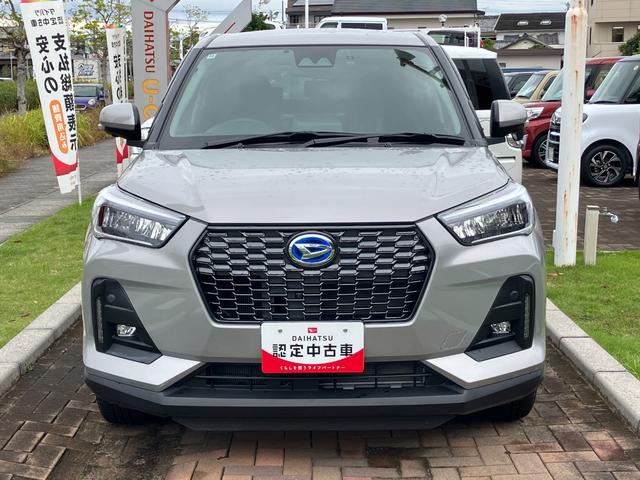 ロッキー プレミアムG HEV 17インチアルミホイール UVIRカット遮音ガラス フルLEDヘッドランプ キーフリーシステム 革巻きステアリングホイール 本革シフトノブ アクティブマルチインフォメーションメーター(6枚目)