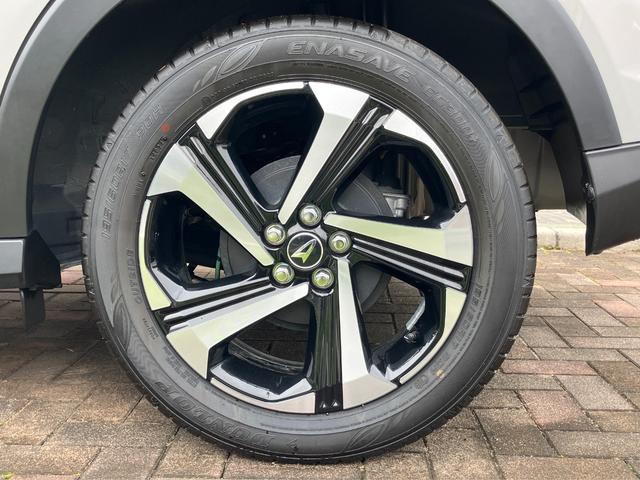 ロッキー プレミアムG HEV 17インチアルミホイール UVIRカット遮音ガラス フルLEDヘッドランプ キーフリーシステム 革巻きステアリングホイール 本革シフトノブ アクティブマルチインフォメーションメーター(12枚目)