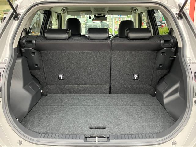 ロッキー プレミアムG HEV 17インチアルミホイール UVIRカット遮音ガラス フルLEDヘッドランプ キーフリーシステム 革巻きステアリングホイール 本革シフトノブ アクティブマルチインフォメーションメーター(17枚目)