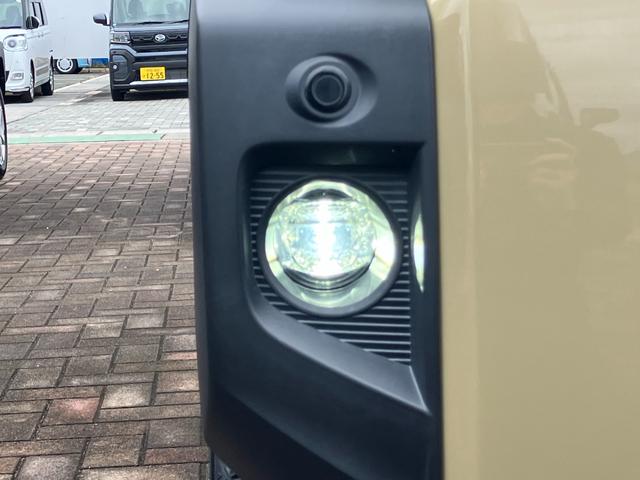 タフト Gターボ 15インチアルミホイール オートレベリング機能付フルLEDヘッドランプ LEDフォグランプ 本革巻ステアリングホイール 本革巻インパネセンターシフト TFTカラーマルチインフォメーションディスプレイ(7枚目)