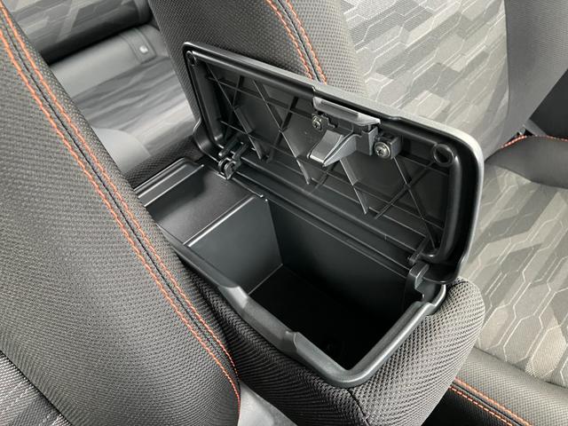 タフト Gターボ 15インチアルミホイール オートレベリング機能付フルLEDヘッドランプ LEDフォグランプ 本革巻ステアリングホイール 本革巻インパネセンターシフト TFTカラーマルチインフォメーションディスプレイ(24枚目)