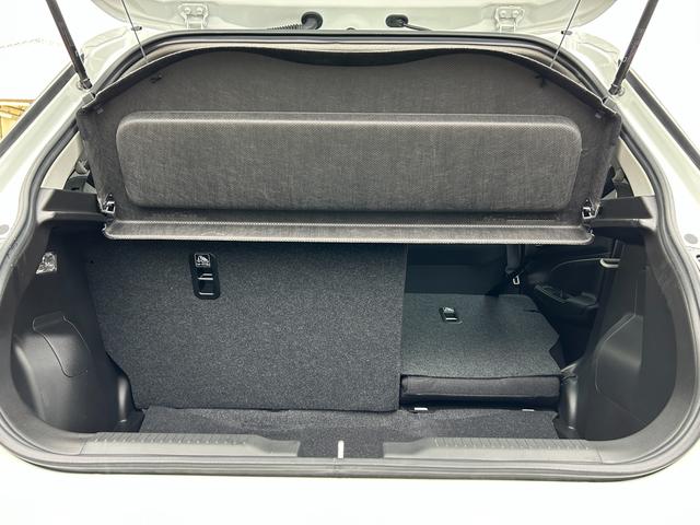 スイフト ＸＧ　３型　衝突被害軽減ブレーキ　誤発進抑制機能　オートライト　プッシュスタート　シートヒーター　オートエアコン　スズキセーフティーサポート　衝突被害軽減システム　横滑り防止機能　衝突安全ボディ　盗難防止システム（21枚目）