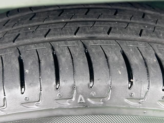 クロスビー HYBRID MV 4型 ターボエンジン LEDライト オートライト プッシュスタート シートヒーター オートエアコン スズキセーフティーサポート 衝突被害軽減システム アイドリングストップ 横滑り防止機能 盗難防止システム 衝突安全ボディ(11枚目)