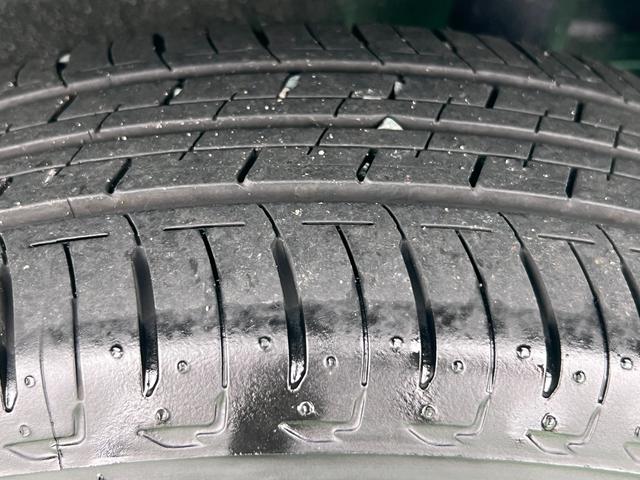 クロスビー HYBRID MV 4型 ターボエンジン LEDライト オートライト プッシュスタート シートヒーター オートエアコン スズキセーフティーサポート 衝突被害軽減システム アイドリングストップ 横滑り防止機能 盗難防止システム 衝突安全ボディ(12枚目)