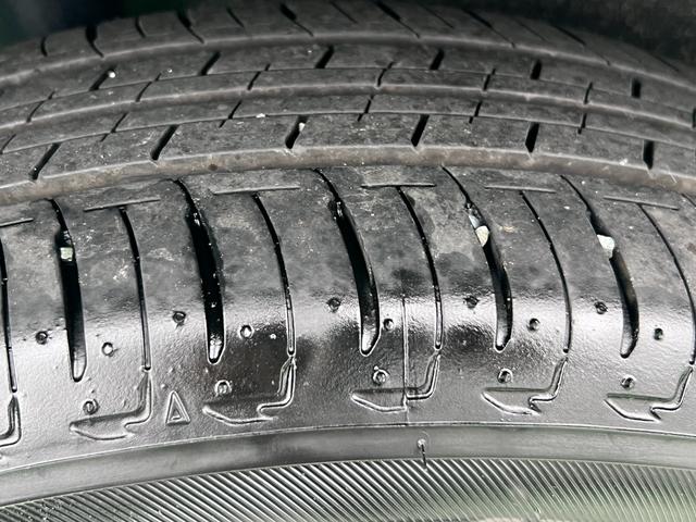 クロスビー HYBRID MV 4型 ターボエンジン LEDライト オートライト プッシュスタート シートヒーター オートエアコン スズキセーフティーサポート 衝突被害軽減システム アイドリングストップ 横滑り防止機能 盗難防止システム 衝突安全ボディ(13枚目)