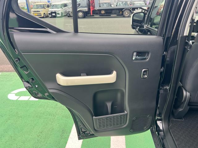 クロスビー HYBRID MV 4型 ターボエンジン LEDライト オートライト プッシュスタート シートヒーター オートエアコン スズキセーフティーサポート 衝突被害軽減システム アイドリングストップ 横滑り防止機能 盗難防止システム 衝突安全ボディ(35枚目)