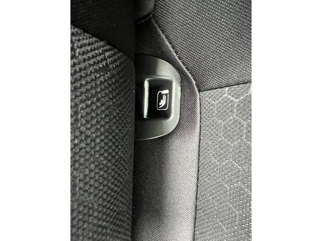 クロスビー HYBRID MV 4型 ターボエンジン LEDライト オートライト プッシュスタート シートヒーター オートエアコン スズキセーフティーサポート 衝突被害軽減システム アイドリングストップ 横滑り防止機能 盗難防止システム 衝突安全ボディ(37枚目)