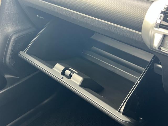 クロスビー HYBRID MV 4型 ターボエンジン LEDライト オートライト プッシュスタート シートヒーター オートエアコン スズキセーフティーサポート 衝突被害軽減システム アイドリングストップ 横滑り防止機能 盗難防止システム 衝突安全ボディ(63枚目)