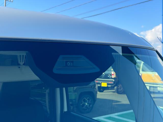 スペーシアカスタム HYBRID XS 全方位モニター付きナビ スズキコネクト スズキコネクト対応車 バックカメラ オートライト Bluetooth スライドドア 純正ナビ プッシュスタート シートヒーター オートエアコン スズキセーフティーサポート 衝突被害軽減システム(17枚目)