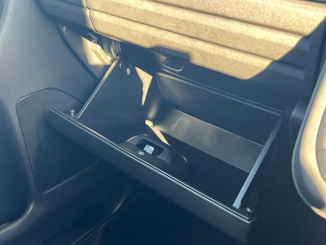 スペーシアカスタム HYBRID XS 全方位モニター付きナビ スズキコネクト スズキコネクト対応車 バックカメラ オートライト Bluetooth スライドドア 純正ナビ プッシュスタート シートヒーター オートエアコン スズキセーフティーサポート 衝突被害軽減システム(70枚目)