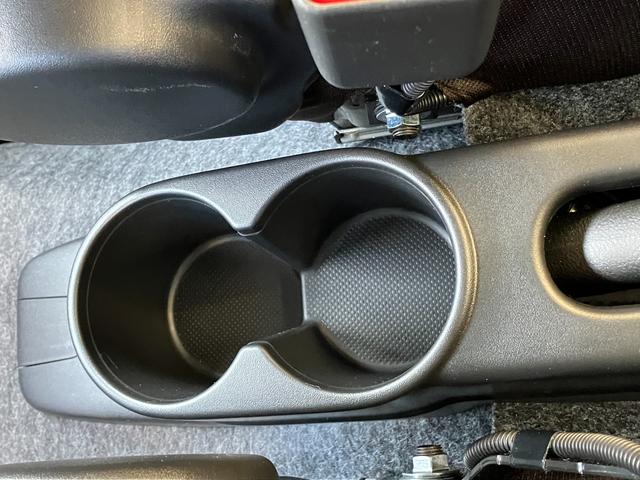 アルト ＨＹＢＲＩＤ　Ｓ　２型　バックカメラ付ディスプレーオーディオ　バックカメラ　オートライト　Ｂｌｕｅｔｏｏｔｈ　シートヒーター　スズキセーフティーサポート　衝突被害軽減システム　アイドリングストップ　横滑り防止機能　衝突安全ボディ　盗難防止システム（38枚目）