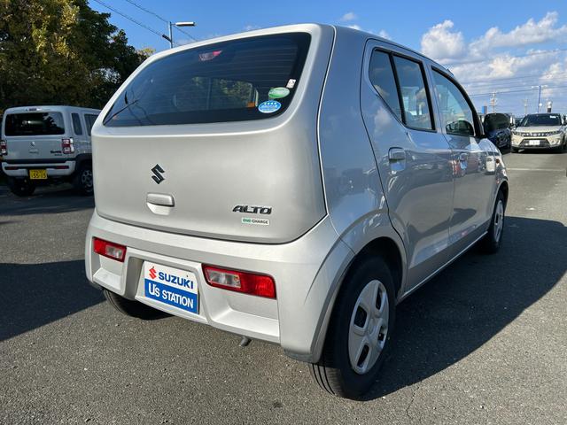 アルト Ｌ　ＣＤステレオ　キーレスエントリー　アイドリングストップ　シートヒーター　ワンオーナー　禁煙車　アイドリングストップ　衝突安全ボディ　横滑り防止機能　盗難防止システム（6枚目）
