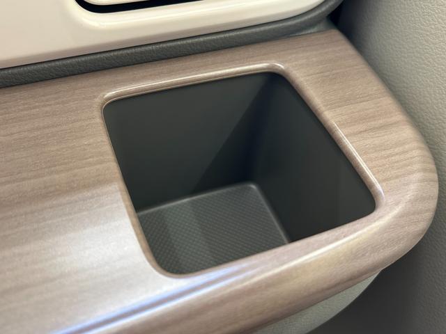 アルトラパン Ｘ　５型　全方位カメラパッケージ　ＬＥＤライト　オートライト　プッシュスタート　シートヒーター　オートエアコン　スズキセーフティーサポート　衝突被害軽減システム　アイドリングストップ　横滑り防止機能　衝突安全ボディ　盗難防止システム（44枚目）