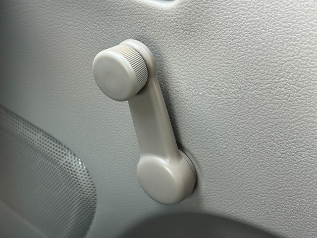 エブリイ PA 6型 5速マニュアル 両側スライドドア オートライト スライドドア 禁煙車 横滑り防止機能 衝突安全ボディ AM/FMラジオ(38枚目)