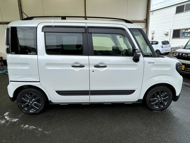 スペーシアギア ＨＹＢＲＩＤ　ＸＺ　３型　全方位モニター付メモリーナビ　バックカメラ　オートライト　Ｂｌｕｅｔｏｏｔｈ　スライドドア　純正ナビ　プッシュスタート　シートヒーター　オートエアコン　スズキセーフティーサポート　衝突被害軽減システム　アイドリングストップ（5枚目）