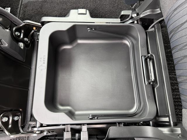 ソリオ Ｇ　２型　電動スライドドア　メモリーナビ　ＥＴＣ　オートライト　Ｂｌｕｅｔｏｏｔｈ　スライドドア　純正ナビ　プッシュスタート　オートエアコン　スズキセーフティーサポート　ワンオーナー　衝突被害軽減システム　横滑り防止機能　衝突安全ボディ（61枚目）