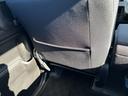 助手席シートの後ろにはポケットがあり書類等を入れるのに便利です