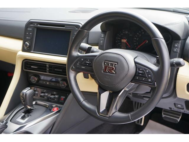 ＧＴ－Ｒ 大阪なおみ選手　日産アンバサダー就任記念モデル　／平成３１年式／５０台限定車／ＮＩＳＭＯスポーツリセッティング／ドライカーボンリヤスポイラ／ＲＡＹＳ２０インチアルミ／ビルシュタインサスペンション／Ｂｒｅｍｂｏキャリパー／ブラック＆アイボリー内装（14枚目）