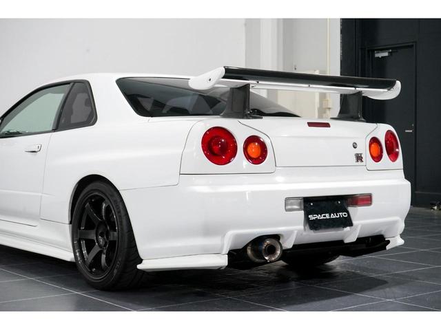 ＧＴ－Ｒ　Ｖスペック　／平成１１年式／Ｚ－ｔｕｎｅフェンダー／ＮＩＳＭＯフロントバンパー／ＮＩＳＭＯエアロパーツ／ＮＩＳＭＯメーター／ＥＮＤＬＥＳＳブレーキキャリパー／ＴＯＭＥＩフルチタンマフラー／ＲＡＹＳ１８インチアルミ(19枚目)