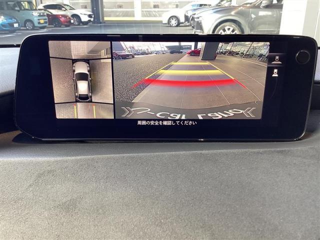 ＭＡＺＤＡ３ファストバック １５Ｓ　レトロスポーツエディション　１５Ｓ　レトロスポーツエディション　６速オートマ　マツダコネクト・ナビ・３６０度モニター・パワーシート・シートヒーター・ハンドル（5枚目）