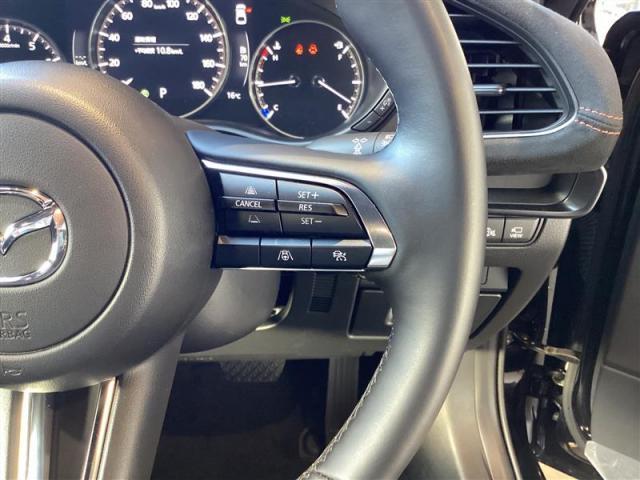 ＭＡＺＤＡ３ファストバック １５Ｓ　レトロスポーツエディション　１５Ｓ　レトロスポーツエディション　６速オートマ　マツダコネクト・ナビ・３６０度モニター・パワーシート・シートヒーター・ハンドル（8枚目）