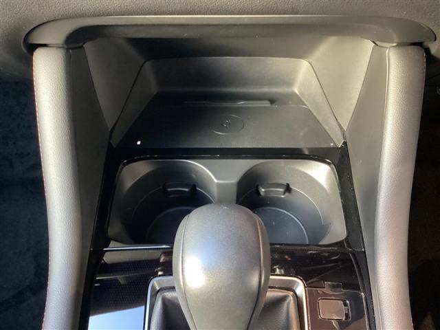 ＭＡＺＤＡ３ファストバック １５Ｓ　レトロスポーツエディション　１５Ｓ　レトロスポーツエディション　６速オートマ　マツダコネクト・ナビ・３６０度モニター・パワーシート・シートヒーター・ハンドル（10枚目）