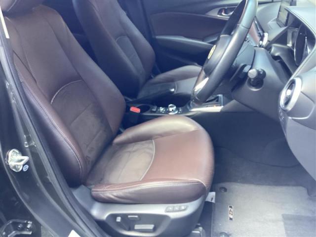 �u���E���̃V�[�g�͐g�̂��x���Ă���A�����y�����Ă���܂��B