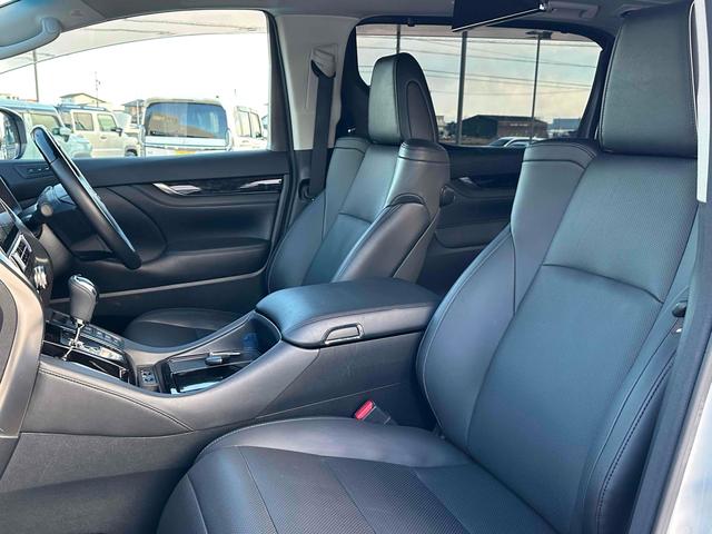 アルファードハイブリッド ＳＲ　４ＷＤ　ドライブレコーダー　ナビ　ＴＶ　クリアランスソナー　オートクルーズコントロール　レーンアシスト　衝突被害軽減システム　両側電動スライドドア　オートマチックハイビーム　ＬＥＤヘッドランプ（11枚目）