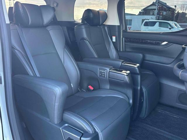 アルファードハイブリッド ＳＲ　４ＷＤ　ドライブレコーダー　ナビ　ＴＶ　クリアランスソナー　オートクルーズコントロール　レーンアシスト　衝突被害軽減システム　両側電動スライドドア　オートマチックハイビーム　ＬＥＤヘッドランプ（38枚目）