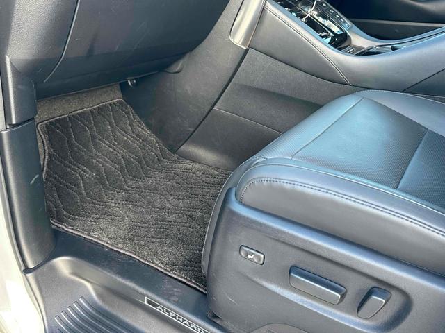 アルファードハイブリッド ＳＲ　４ＷＤ　ドライブレコーダー　ナビ　ＴＶ　クリアランスソナー　オートクルーズコントロール　レーンアシスト　衝突被害軽減システム　両側電動スライドドア　オートマチックハイビーム　ＬＥＤヘッドランプ（42枚目）