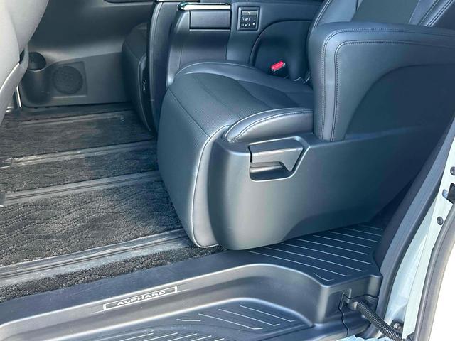 アルファードハイブリッド ＳＲ　４ＷＤ　ドライブレコーダー　ナビ　ＴＶ　クリアランスソナー　オートクルーズコントロール　レーンアシスト　衝突被害軽減システム　両側電動スライドドア　オートマチックハイビーム　ＬＥＤヘッドランプ（43枚目）