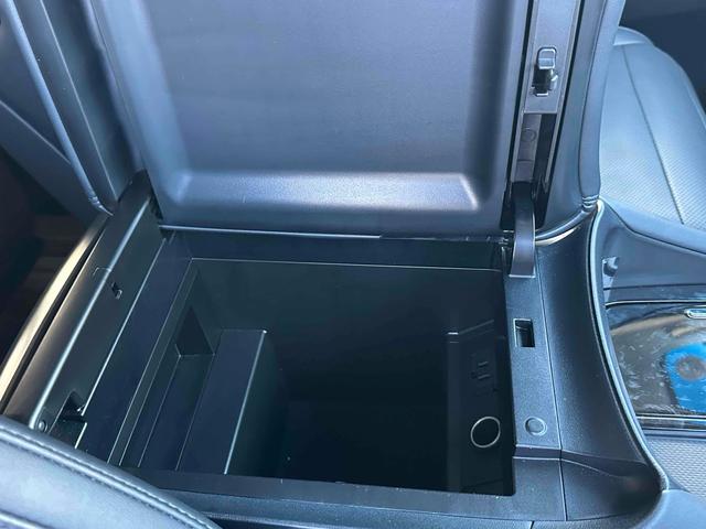 アルファードハイブリッド ＳＲ　４ＷＤ　ドライブレコーダー　ナビ　ＴＶ　クリアランスソナー　オートクルーズコントロール　レーンアシスト　衝突被害軽減システム　両側電動スライドドア　オートマチックハイビーム　ＬＥＤヘッドランプ（52枚目）