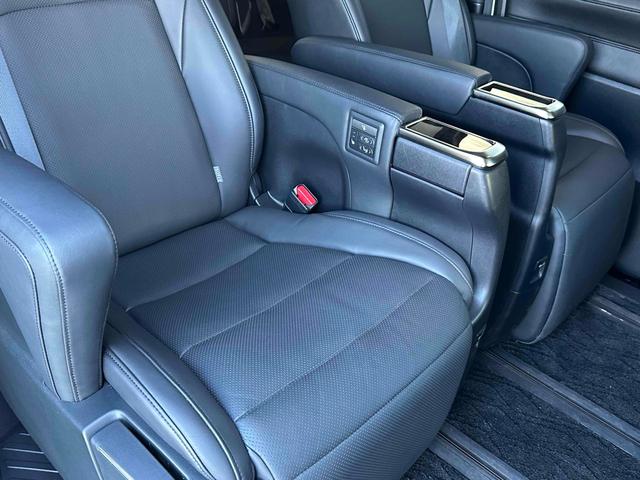 アルファードハイブリッド ＳＲ　４ＷＤ　ドライブレコーダー　ナビ　ＴＶ　クリアランスソナー　オートクルーズコントロール　レーンアシスト　衝突被害軽減システム　両側電動スライドドア　オートマチックハイビーム　ＬＥＤヘッドランプ（54枚目）