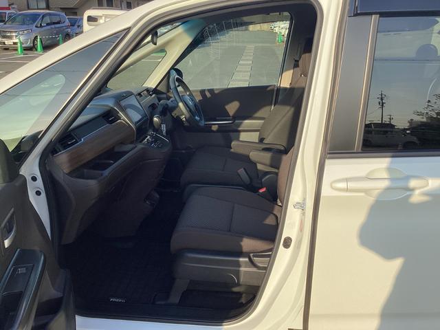 フリード Ｇ　当店試乗車・ホンダセンシング・純正ナビゲーション・ＥＴＣ・ドライブレコーダー・両側電動スライドドア　Ａクルーズ　記録簿　３列シート　カーテンエアバック　ＬＥＤヘッドライト　パワーウインドウ　地デジ（13枚目）