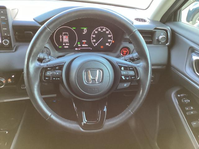 ヴェゼル ｅ：ＨＥＶＺ　ワンオーナー／禁煙車／ホンダ純正フルセグナビ　パノラミックビューモニター　１オナ　スマキ　フルオートエアコン　エアバッグ　両席エアバック　記録簿付　パワーウィンドウ　ＬＥＤランプ　クルーズＣ　ＡＢＳ（18枚目）