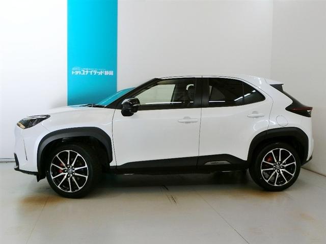 ヤリスクロス ハイブリッド GRスポーツ ハイブリッド 安全装備 衝突被害軽減システム 横滑り防止機能 ABS エアバッグ オートクルーズコントロール 盗難防止装置 バックカメラ ETC ドラレコ ミュージックプレイヤー接続可 スマートキー(3枚目)