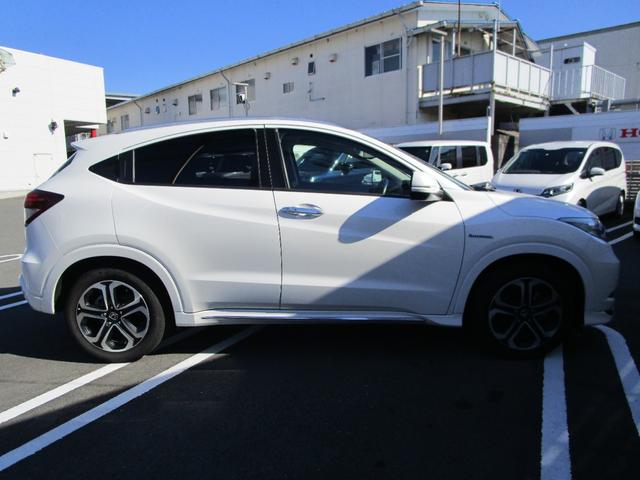 ヴェゼル ハイブリッドＺ・ホンダセンシング　８インチナビ　Ｂｌｕｅｔｏｏｔｈオーディオ　ＵＳＢ端子　ＨＤＭＩ　シートヒーター　前後ドラレコ　レーダーサポート　パワ－シ－ト　１オーナ－　ＤＶＤ再生機能　横滑り防止システム　バックアイカメラ　フルセ（5枚目）