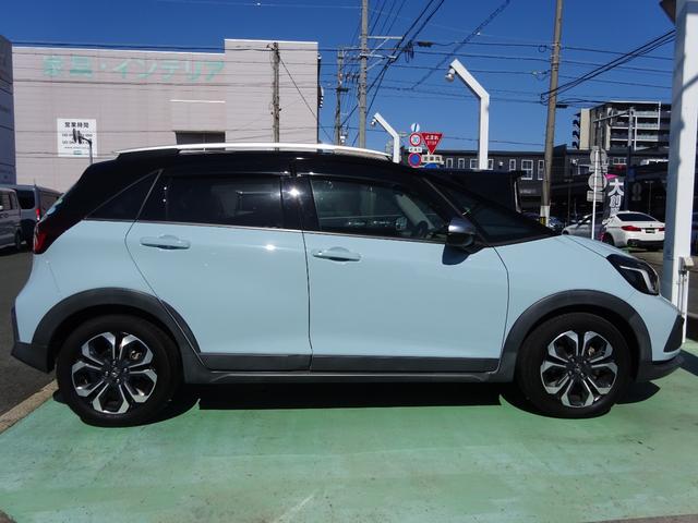 フィット クロスター　ＥＴＣ有　１オーナー　純正ドラレコ　純正８インチメモリナビ　ツートンカラー　地デジ　Ｂカメ　スマートキ　ナビＴＶ　Ａストップ　ＵＳＢ　カーテンエアバッグ　クルーズコントロール　オートエアコン　パワステ（8枚目）