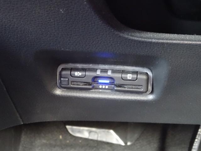 フィット ホーム 1オーナー 禁煙車 リアdeあんしん 純正メモリナビ 純正ドラレコ前後 衝突軽減ブレーキ ワンオーナー リアカメ LEDライト クリアランスソナー 記録簿付 エアバッグ iストップ スマ-トキ-(40枚目)