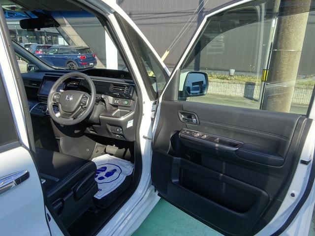 ステップワゴンスパーダ ｅ：ＨＥＶスパーダＧ・ＥＸホンダセンシング　純正ナビ　社外ドラレコ前　１オーナー　フリップダウンモニター　エアバック　地デジ　クルコン　サイドエアバッグ　シ－トヒ－タ－　衝突軽減システム　スマキー　ＬＥＤランプ　禁煙　ＵＳＢ接続　ＡＢＳ　ＥＴＣ（24枚目）