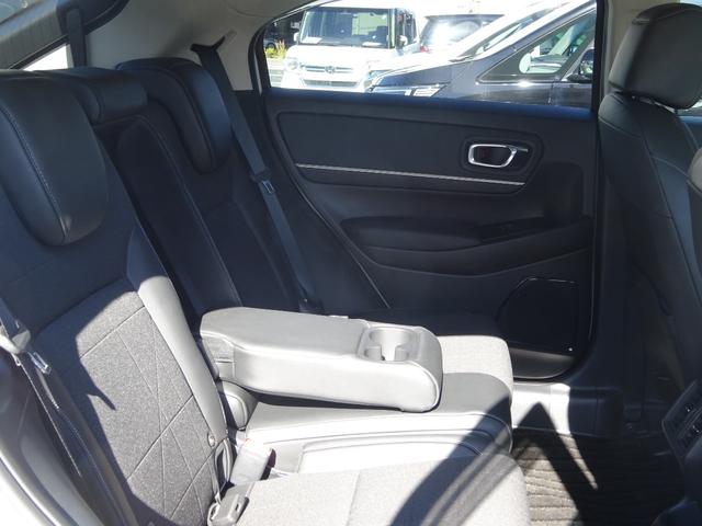 ヴェゼル ｅ：ＨＥＶＺ　ＥＴＣ２．０　フロントカメラ　ブラインドスポット　コネクトナビ　純正ドラレコ前後　パワーリアゲート　衝突回避支援ブレーキ機能　パノラミックビューモニター　１オナ　スマキ　Ｐトランク　フルオートエアコン（30枚目）