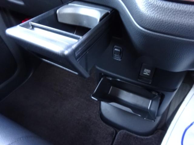 Ｎ－ＢＯＸ Ｇ・Ｌターボホンダセンシング　ハンズフリースライドドア　８インチ純正ナビ　ＥＴＣ有　イモビライザー　アイドルストップ　バックビューモニター　ターボエンジン　サイドカーテンエアバック　地デジ　スマートキー　ＵＳＢ接続　ＬＥＤ　禁煙（50枚目）