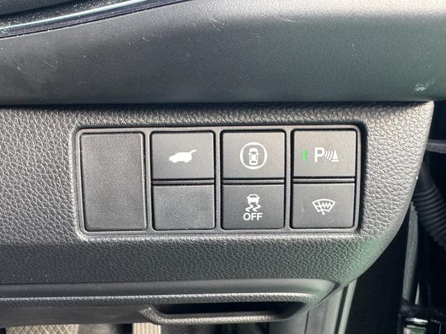 ヴェゼル ｅ：ＨＥＶＺ　１オーナー禁煙車ＥＴＣ２．０純正ドラレコ前後パワーリアゲート　衝突回避支援ブレーキ機能　１オナ　スマキ　Ｐトランク　フルオートエアコン　Ｄレコ　エアバッグ　両席エアバック　Ｒカメ　記録簿付　ソナー（42枚目）