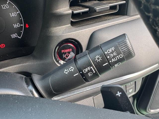 ヴェゼル ｅ：ＨＥＶＺ　１オーナー禁煙車ＥＴＣ２．０純正ドラレコ前後パワーリアゲート　衝突回避支援ブレーキ機能　１オナ　スマキ　Ｐトランク　フルオートエアコン　Ｄレコ　エアバッグ　両席エアバック　Ｒカメ　記録簿付　ソナー（45枚目）