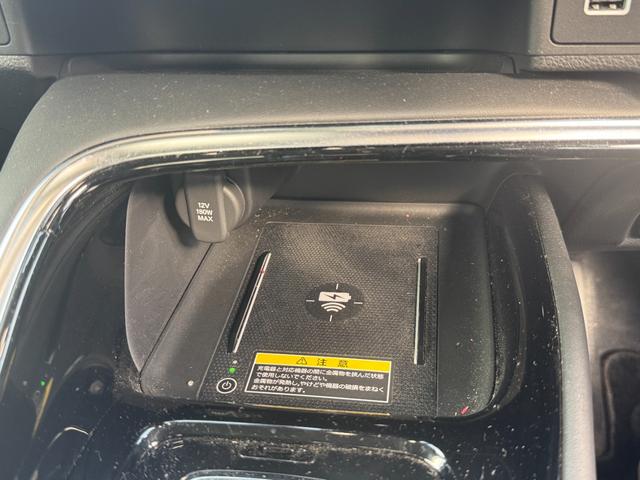 ヴェゼル ｅ：ＨＥＶＺ　１オーナー禁煙車ＥＴＣ２．０純正ドラレコ前後パワーリアゲート　衝突回避支援ブレーキ機能　１オナ　スマキ　Ｐトランク　フルオートエアコン　Ｄレコ　エアバッグ　両席エアバック　Ｒカメ　記録簿付　ソナー（50枚目）