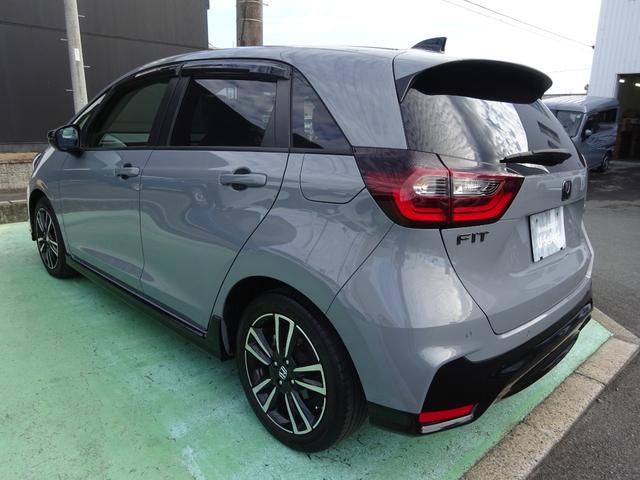 フィット e:HEVRS 1オーナー/禁煙車/無限マット・バイザー/ETC2.0 エアバッグ ナビ&TV パワーウィンドウ 助手席エアバッグ Dレコ フルセグテレビ LEDヘッドランプ セキュリティアラーム フルオートエアコン(8枚目)